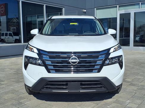 Certified 2025 Nissan Rogue SV image 9