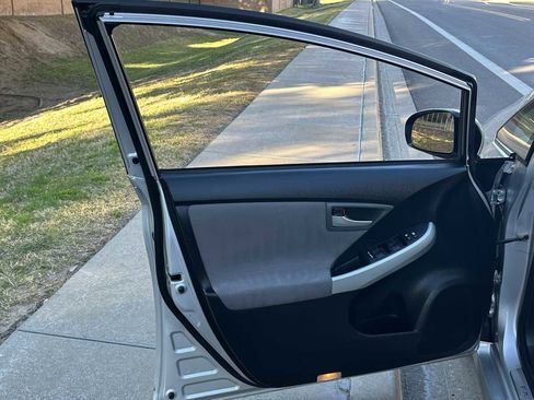 Used 2014 Toyota Prius Three image 39