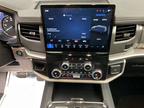 Used 2024 Ford Expedition XLT image 17