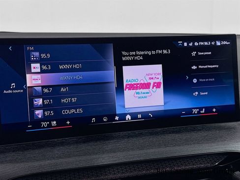 Used 2025 BMW 330i xDrive Sedan w/ Premium Package AWD/4WD image 15