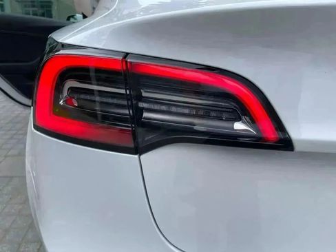 Used 2023 Tesla Model 3 Standard Range image 32