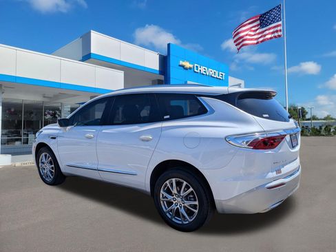 Used 2023 Buick Enclave Essence w/ Experience Buick Package FWD image 6