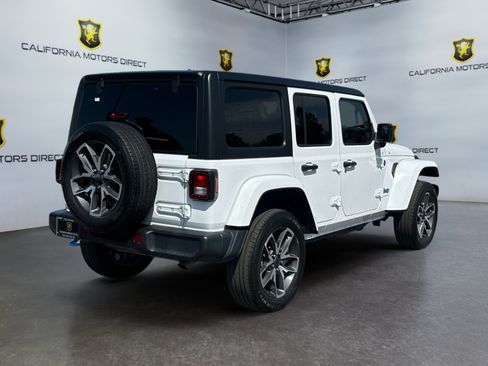 Used 2024 Jeep Wrangler Unlimited AWD/4WD image 5