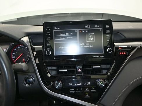Used 2021 Toyota Camry XSE FWD image 9