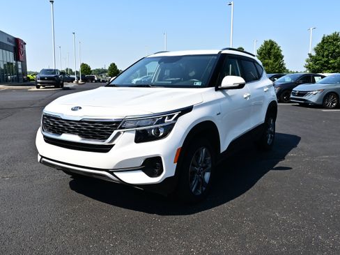 Used 2021 Kia Seltos S AWD/4WD image 4