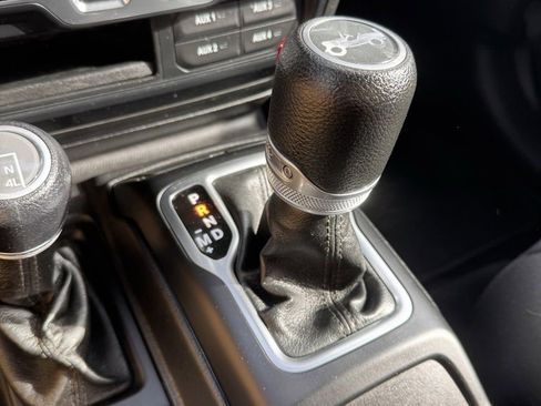 Used 2019 Jeep Wrangler Sport image 19