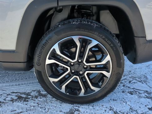 Certified 2024 Jeep Compass Limited w/ Sun and Sound Group image 14