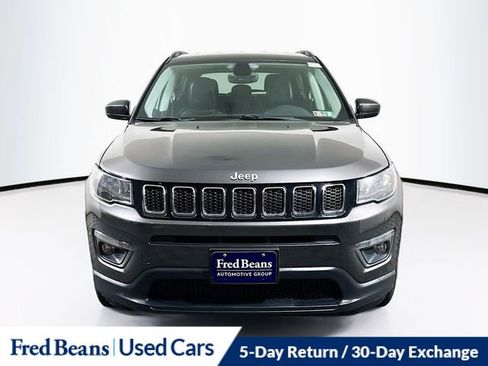 Used 2018 Jeep Compass Latitude AWD/4WD image 2