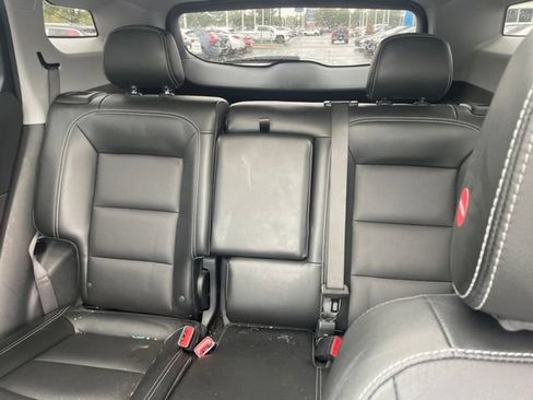 Used 2023 GMC Terrain SLT w/ Infotainment Package II AWD/4WD image 11