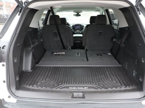 Used 2020 Chevrolet Traverse LT image 35