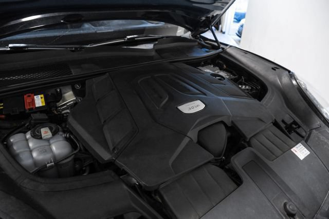 Used 2019 Porsche Cayenne AWD/4WD image 50
