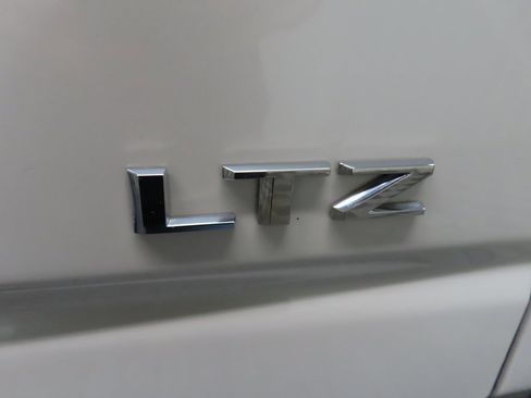 Used 2020 Chevrolet Silverado 2500 LTZ w/ LTZ Premium Package image 56