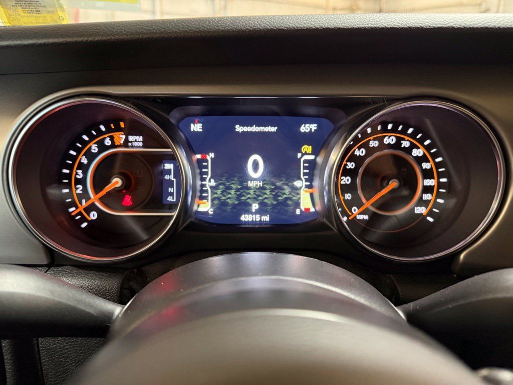 Used 2021 Jeep Gladiator Sport AWD/4WD image 9