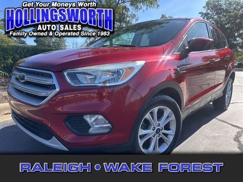 Used 2019 Ford Escape SE FWD image 1