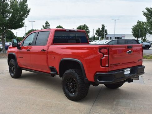 New 2026 Chevrolet Silverado 2500 ZR2 w/ LPO, Dark Essentials Package AWD/4WD image 9