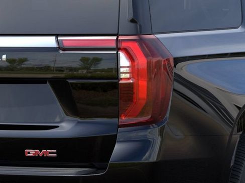 New 2026 GMC Yukon XL Denali w/ Sun & Power Step Package AWD/4WD image 11