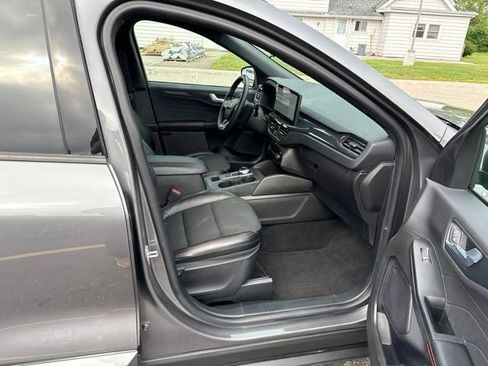 Used 2024 Ford Escape ST-Line w/ Tech Pack #1 AWD/4WD image 5