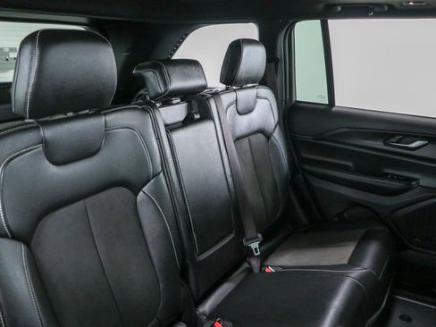 Used 2023 Jeep Grand Cherokee Altitude AWD/4WD image 29