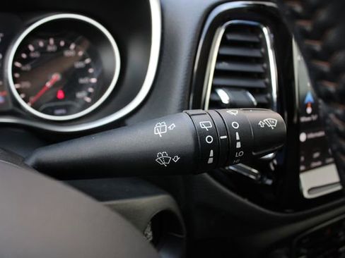 Used 2021 Jeep Compass Limited w/ Sun and Sound Group AWD/4WD image 15
