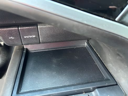 Used 2023 Toyota Camry SE FWD image 28