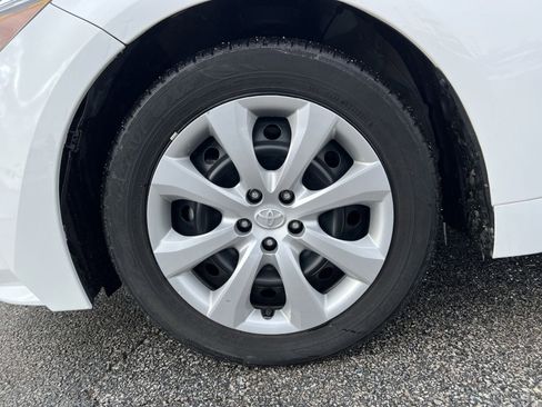 Used 2024 Toyota Corolla LE image 11