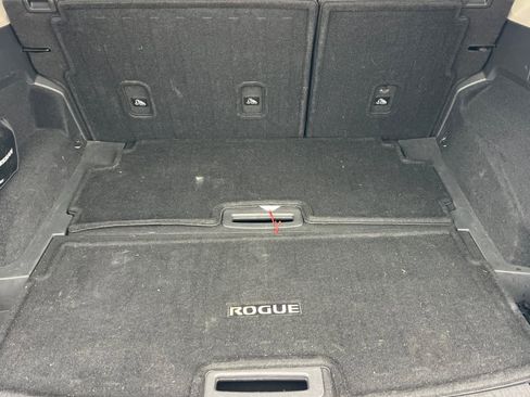 Used 2021 Nissan Rogue SL w/ Premium Package image 16