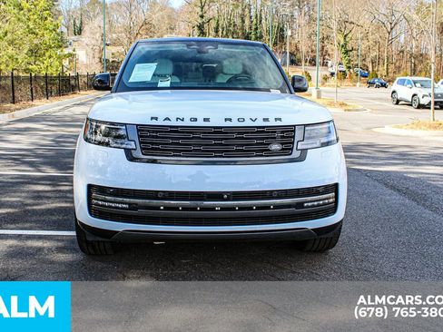 Used 2025 Land Rover Range Rover Long Wheelbase SE image 9