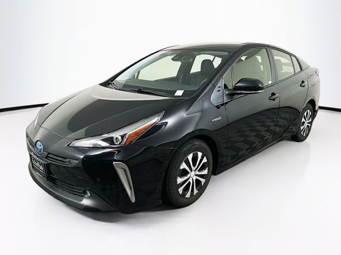 Used 2021 Toyota Prius LE image 3