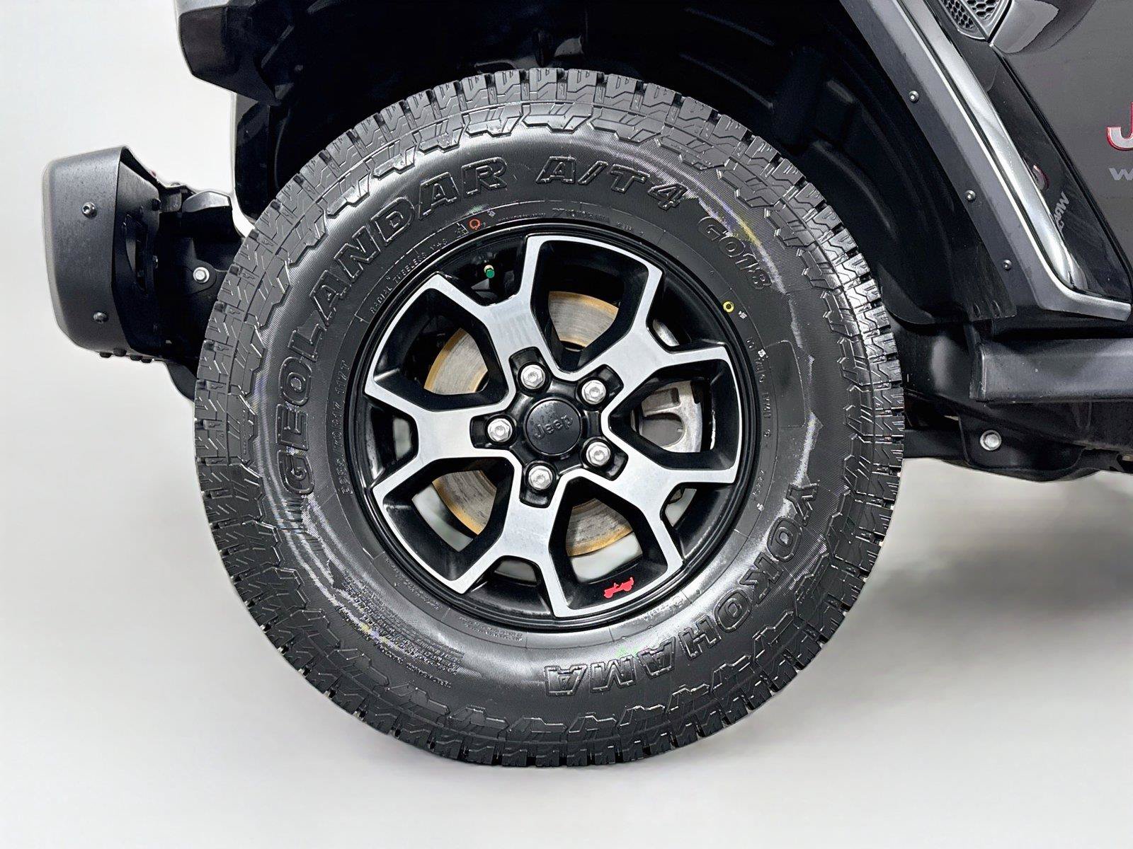 Used 2018 Jeep Wrangler Unlimited Rubicon w/ Dual Top Group AWD/4WD image 42