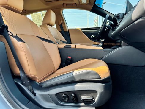 Used 2023 Lexus ES 350 w/ Accessory Package (Z1) FWD image 10