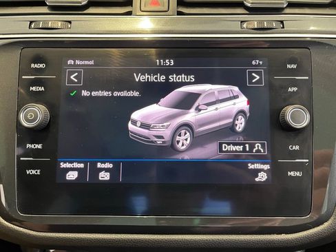 Used 2018 Volkswagen Tiguan SEL AWD/4WD image 47