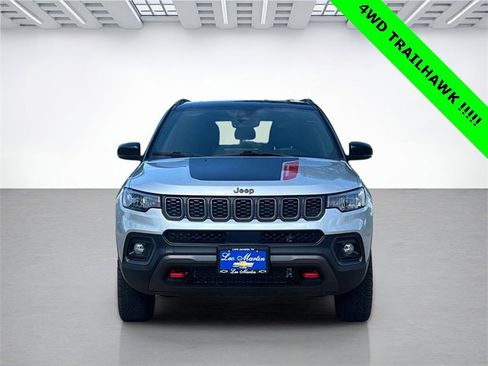 Used 2024 Jeep Compass Trailhawk image 2