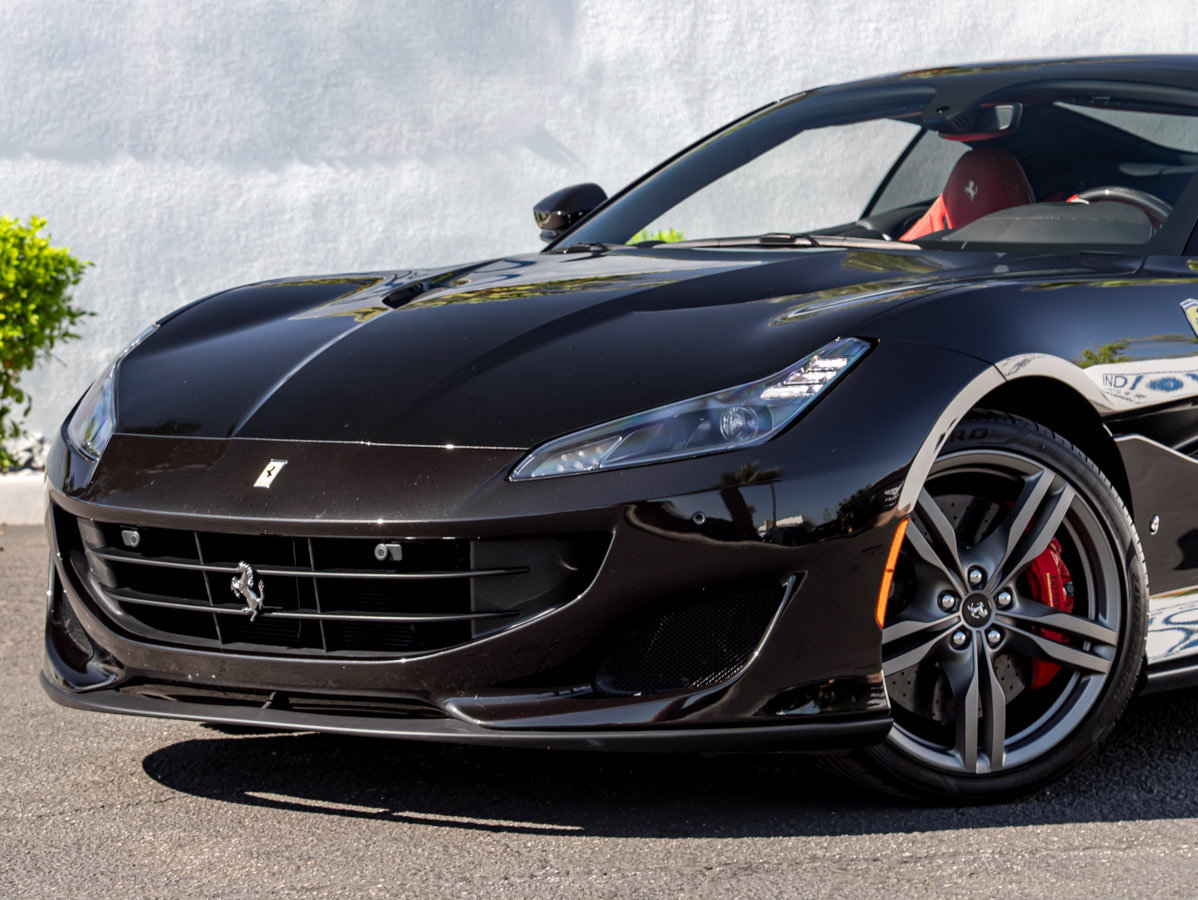 Used 2019 Ferrari Portofino RWD image 3