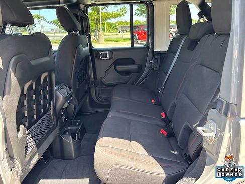 Used 2022 Jeep Wrangler Unlimited Rubicon w/ LED Lighting Group AWD/4WD image 37