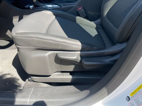 Used 2025 Buick Encore GX Preferred FWD image 22