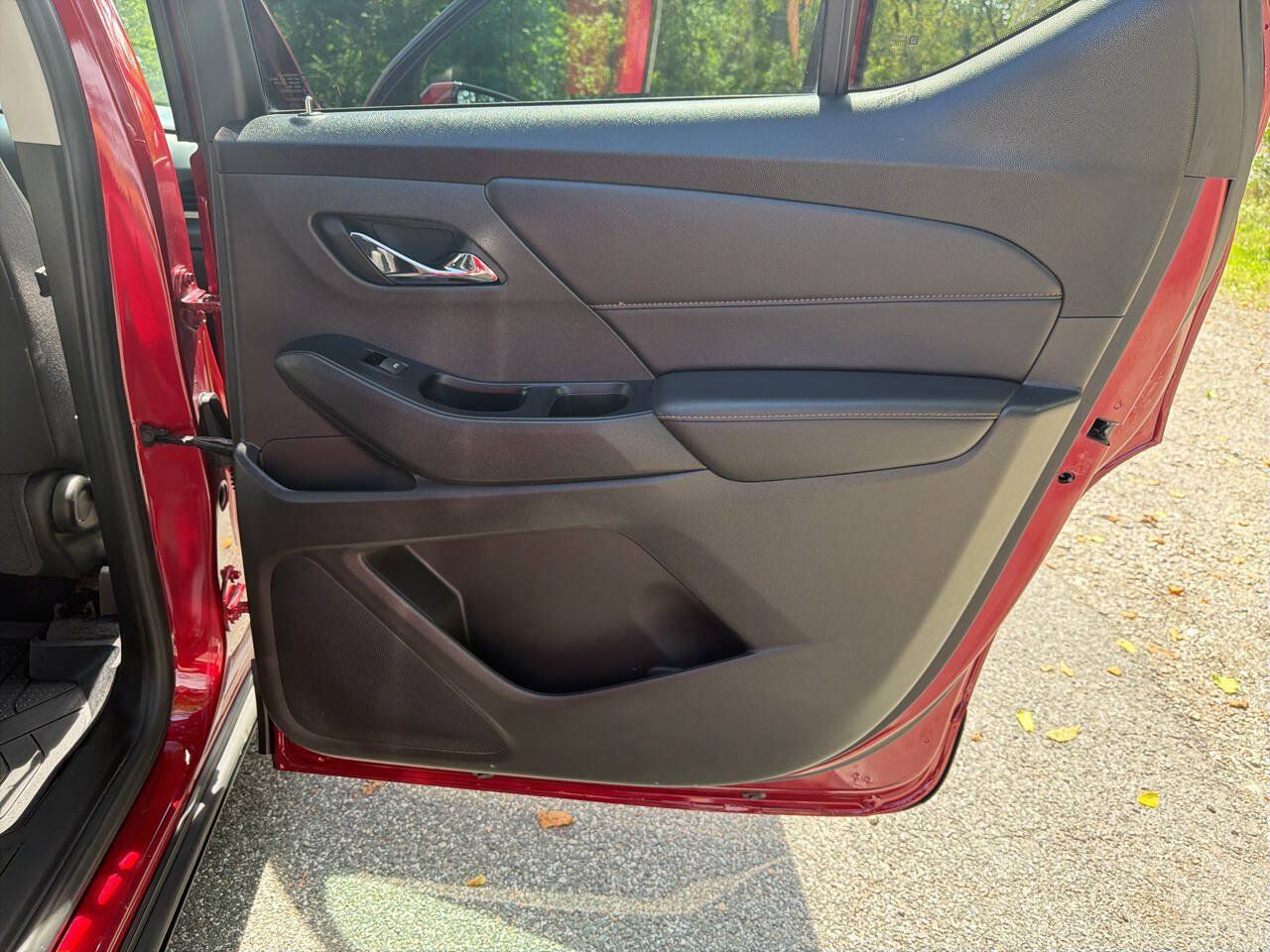 Used 2018 Chevrolet Traverse LT w/ LPO, Floor Liner Package AWD/4WD image 26