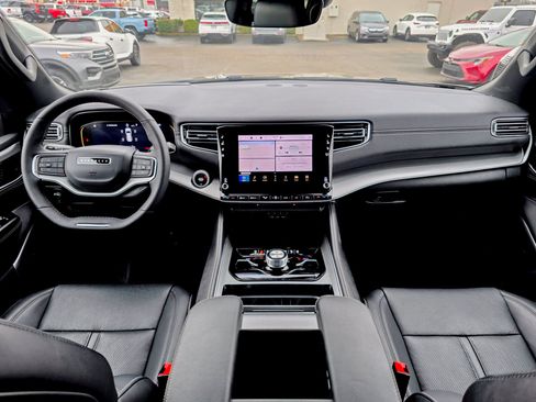 Used 2024 Jeep Wagoneer L Series II w/ Convenience Group I image 25