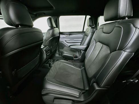 Used 2023 Jeep Grand Cherokee L Laredo AWD/4WD image 27