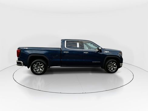 Used 2023 GMC Sierra 1500 SLT AWD/4WD image 9