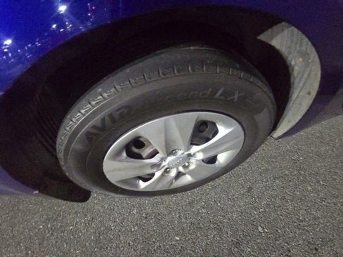 Used 2017 Kia Forte LX image 14