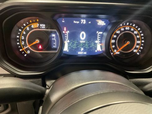 Used 2025 Jeep Wrangler Sport AWD/4WD image 13