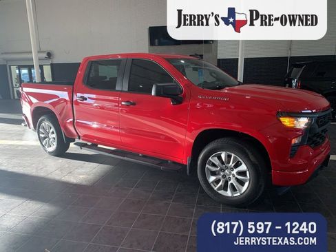 Used 2024 Chevrolet Silverado 1500 Custom image 2