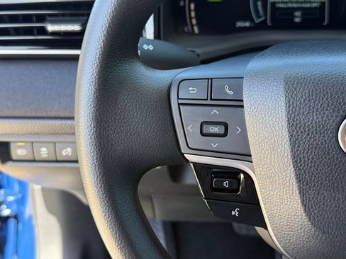 Used 2025 Toyota Camry LE w/ Convenience Package FWD image 16
