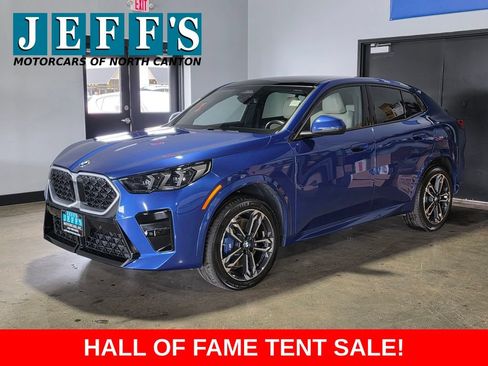 Used 2025 BMW X2 xDrive28i AWD/4WD image 1