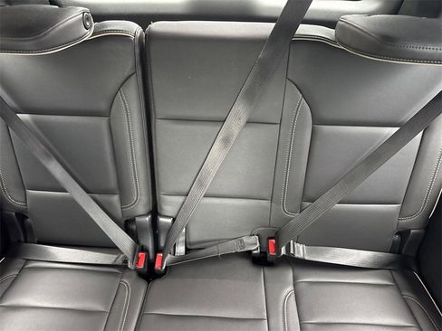 Used 2022 GMC Yukon SLT w/ SLT Premium Package image 23