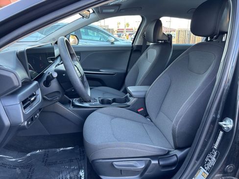 Used 2025 Kia K4 FWD image 25