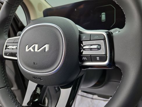 New 2026 Kia Carnival SX FWD image 12