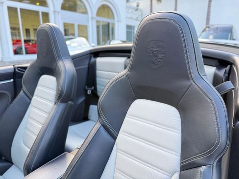 Used 2022 Porsche 911 Turbo S image 38