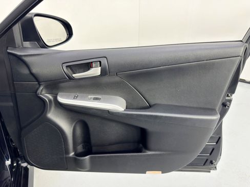 Used 2014 Toyota Camry SE image 35