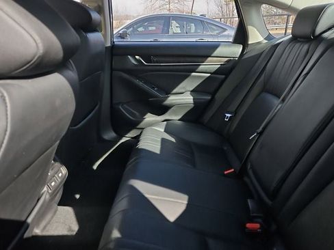 Used 2021 Honda Accord Touring image 32